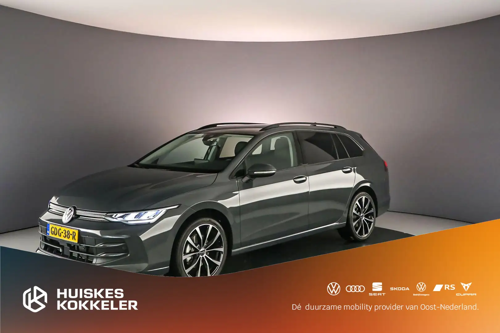 Volkswagen Golf Variant Life Business 1.5 eTSI 115pk DSG Automaat Adaptive Gris - 1