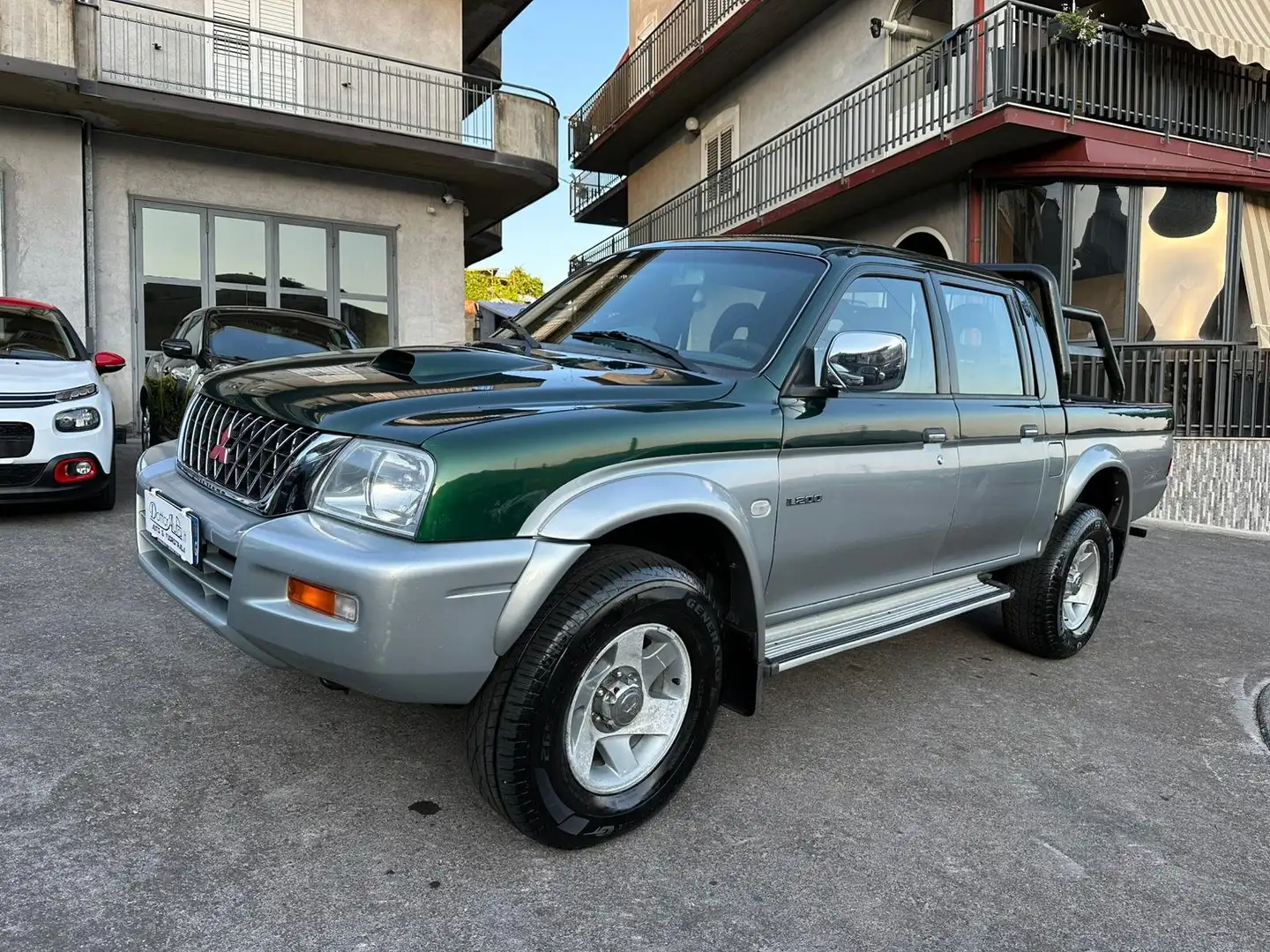 Mitsubishi L200 L200 d.cab 2.5 tdi GLS 4wd 115cv Verde - 1
