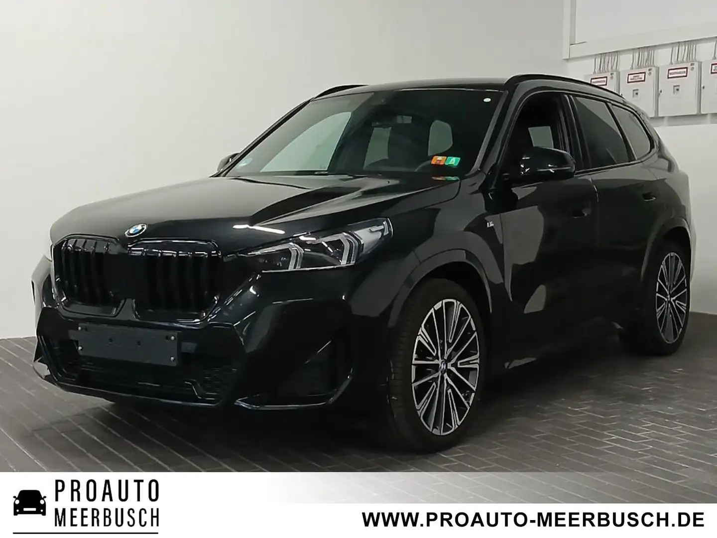 BMW X1 23d xDrive M Sport AHK/ADAPTLED/ACC/RFK/APPLE Schwarz - 1