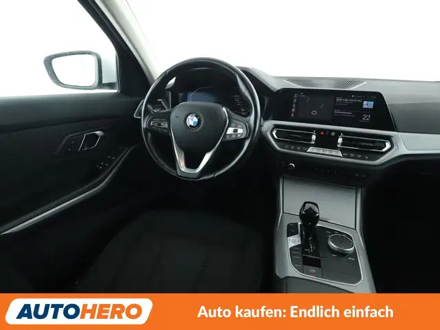 BMW 3 Series view 13