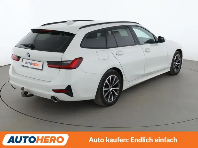 BMW 3 Series view 6