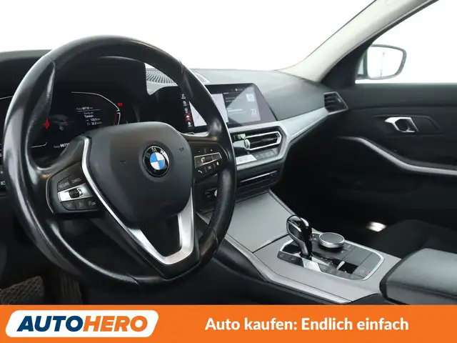 BMW 3 Series view 11