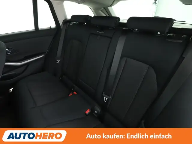 BMW 3 Series view 14