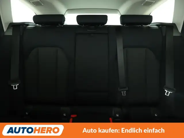 BMW 3 Series view 15