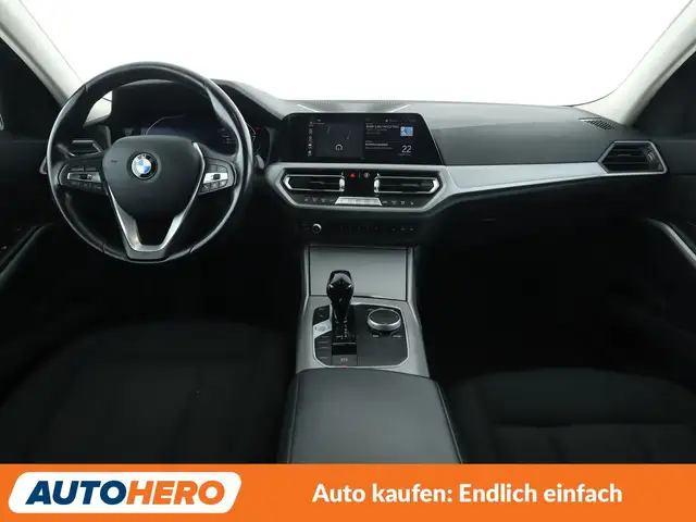 BMW 3 Series view 12