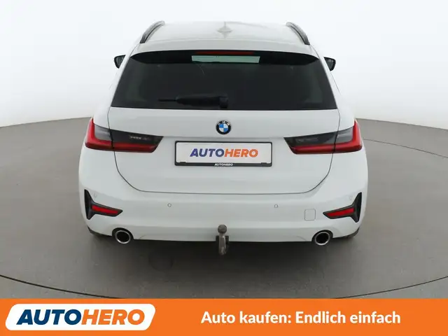 BMW 3 Series view 5