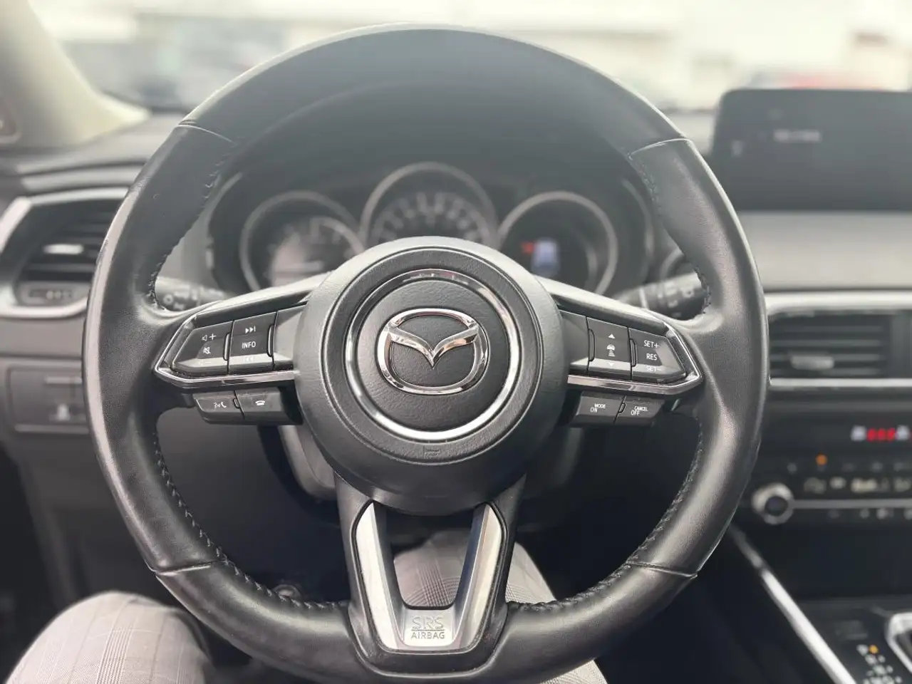 Mazda CX-9 снимка Mazda CX-9