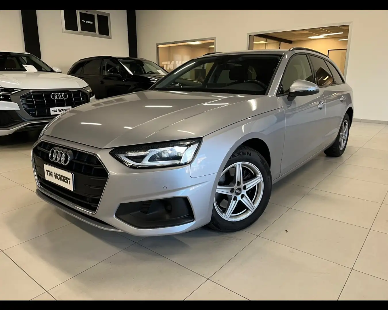 Audi A4 Avant 35 TDI/163 CV S tronic Business Silber - 1