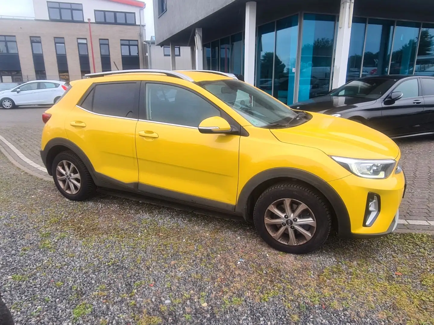 Kia Stonic Vision 1.4 Benzin Automatik Gelb - 2