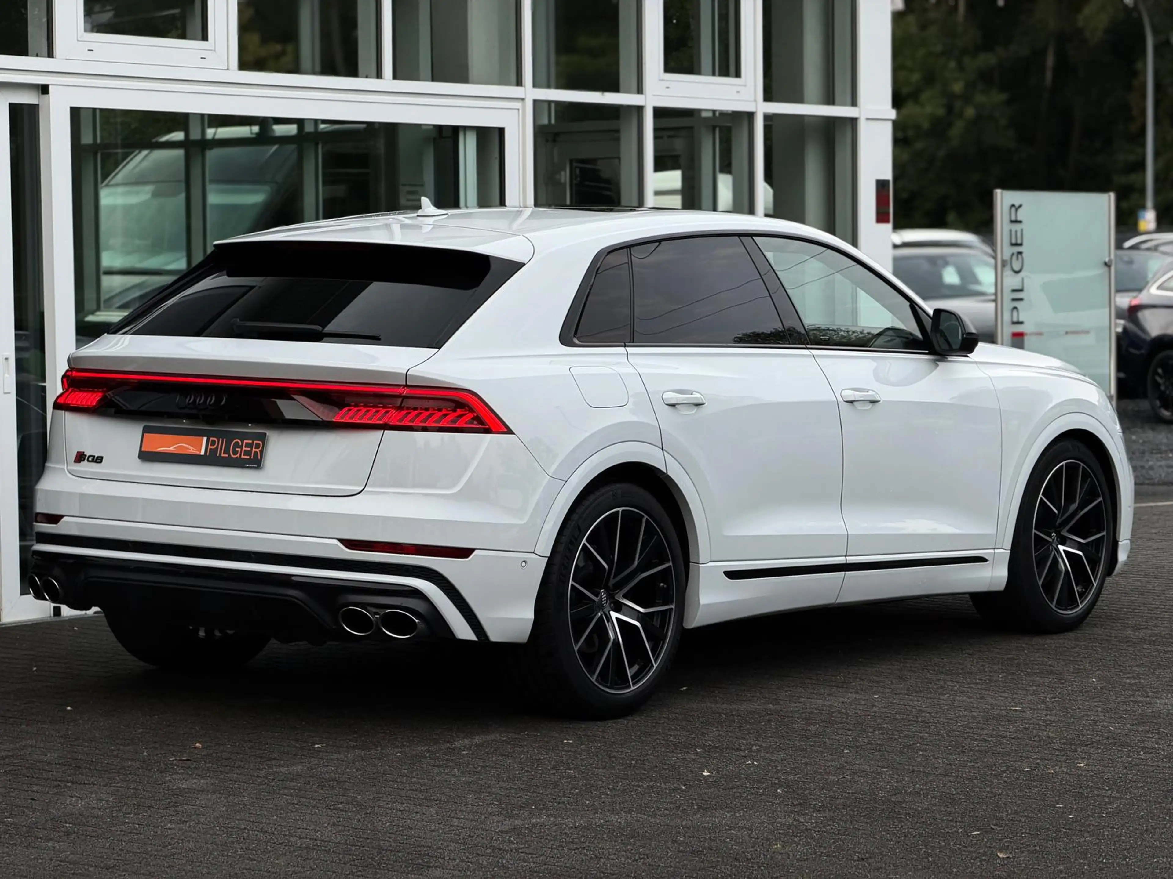 Audi SQ8 V8*Carbon*360°*HUD*HAL*AHK*Matrix*Pano*Lhz — photo 4
