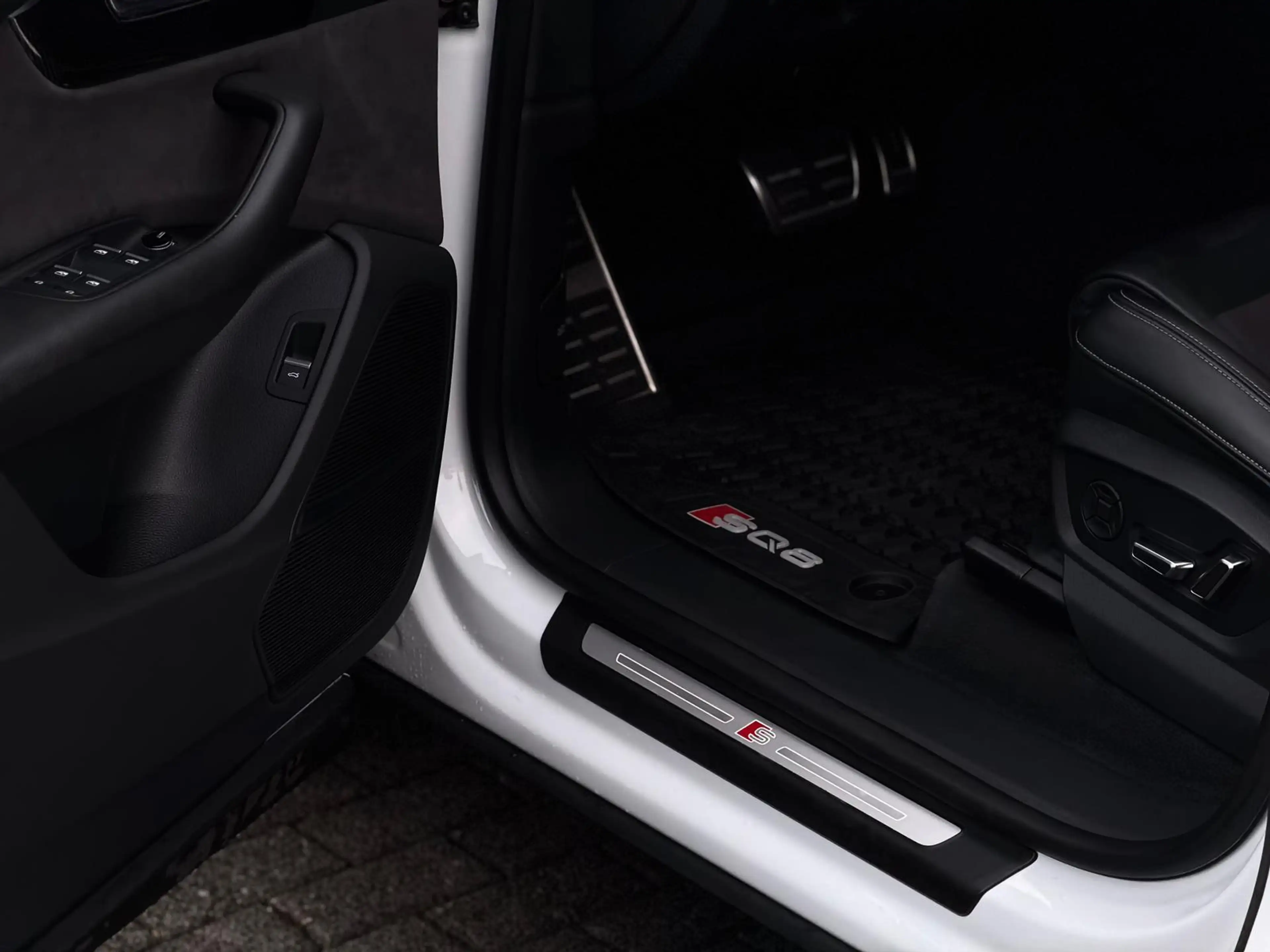 Audi SQ8 V8*Carbon*360°*HUD*HAL*AHK*Matrix*Pano*Lhz — photo 9