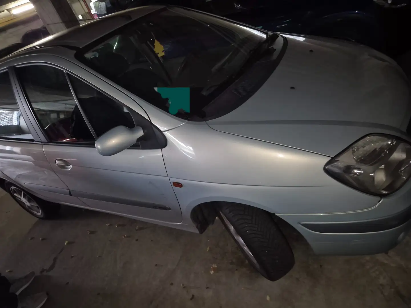 Renault Megane Scenic Silber - 2