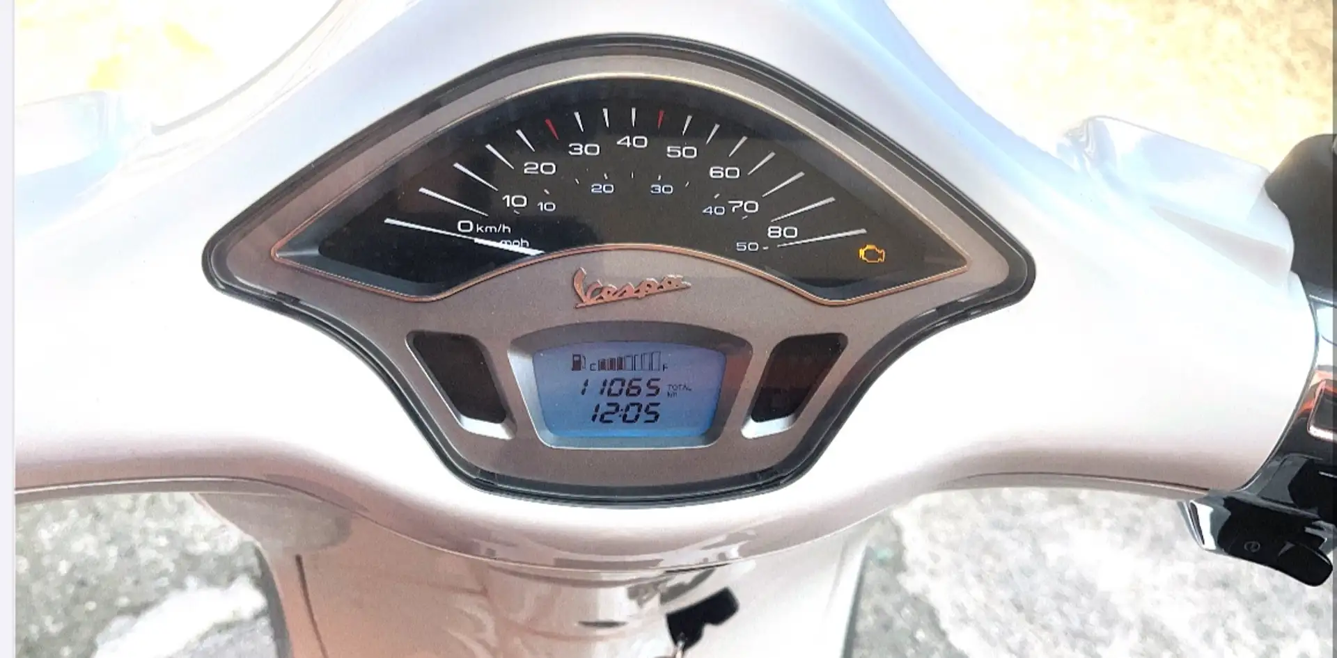 Piaggio Primavera 2T Wit - 2