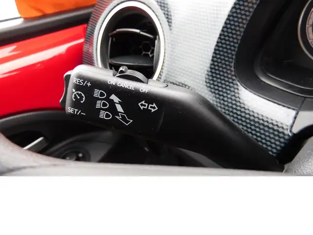Volkswagen Up! view 13