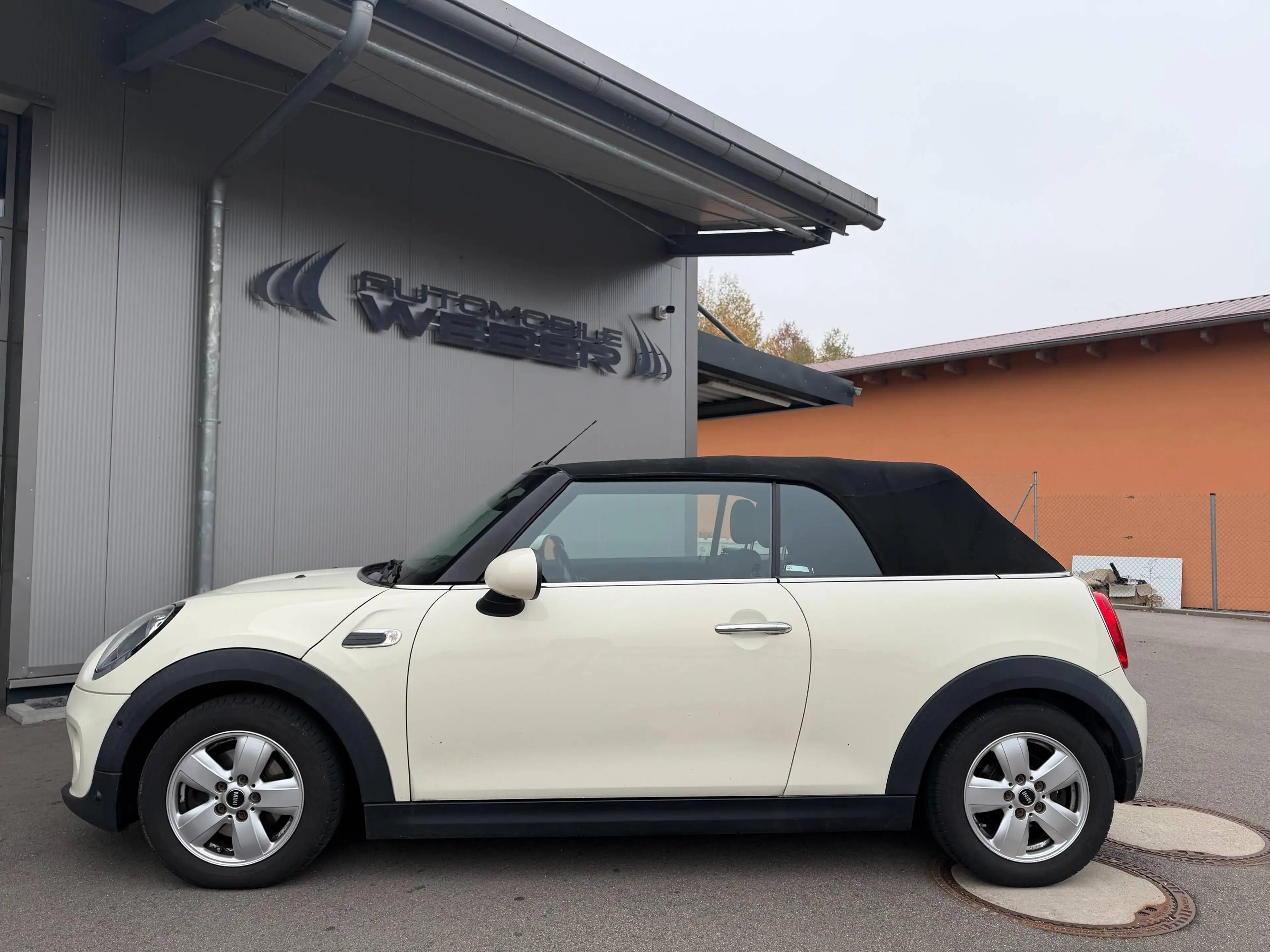 MINI One Cabrio Mini One Cabrio *PEPPER*PARK-ASSISTENT*EXCITEMENT*SHZ* — photo 3