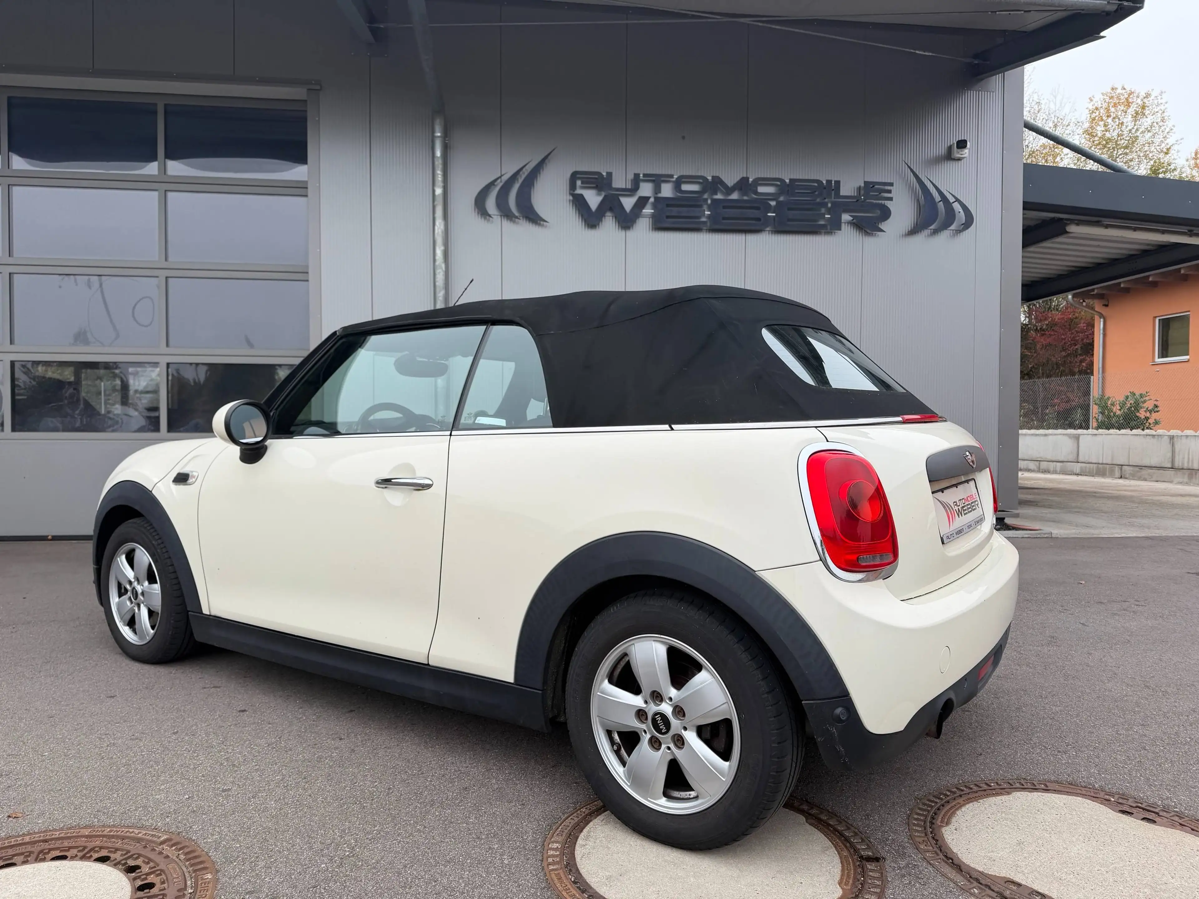 MINI One Cabrio Mini One Cabrio *PEPPER*PARK-ASSISTENT*EXCITEMENT*SHZ* — photo 4