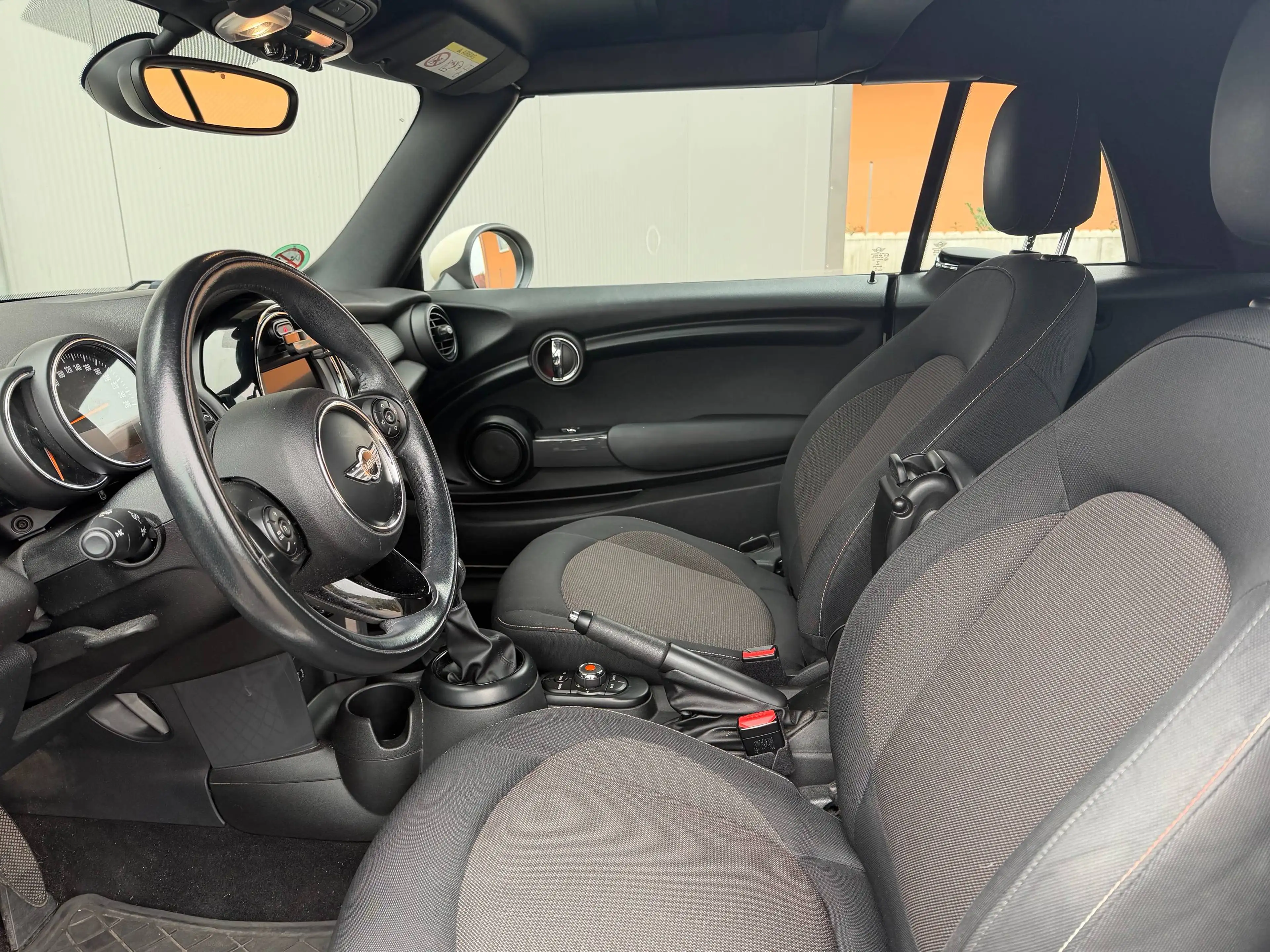 MINI One Cabrio Mini One Cabrio *PEPPER*PARK-ASSISTENT*EXCITEMENT*SHZ* — photo 9