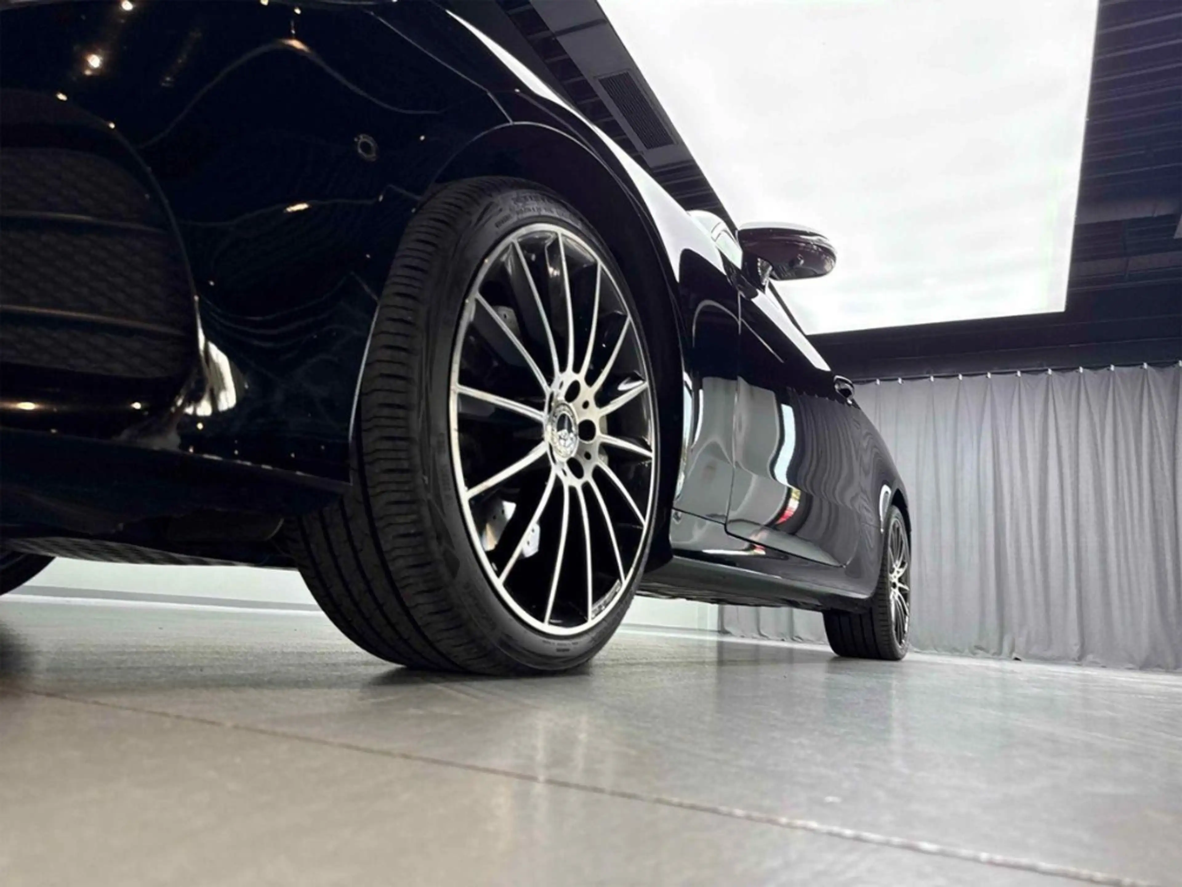Mercedes-Benz E 450 Coupe AMG Line 360-Kamera Leder — photo 14