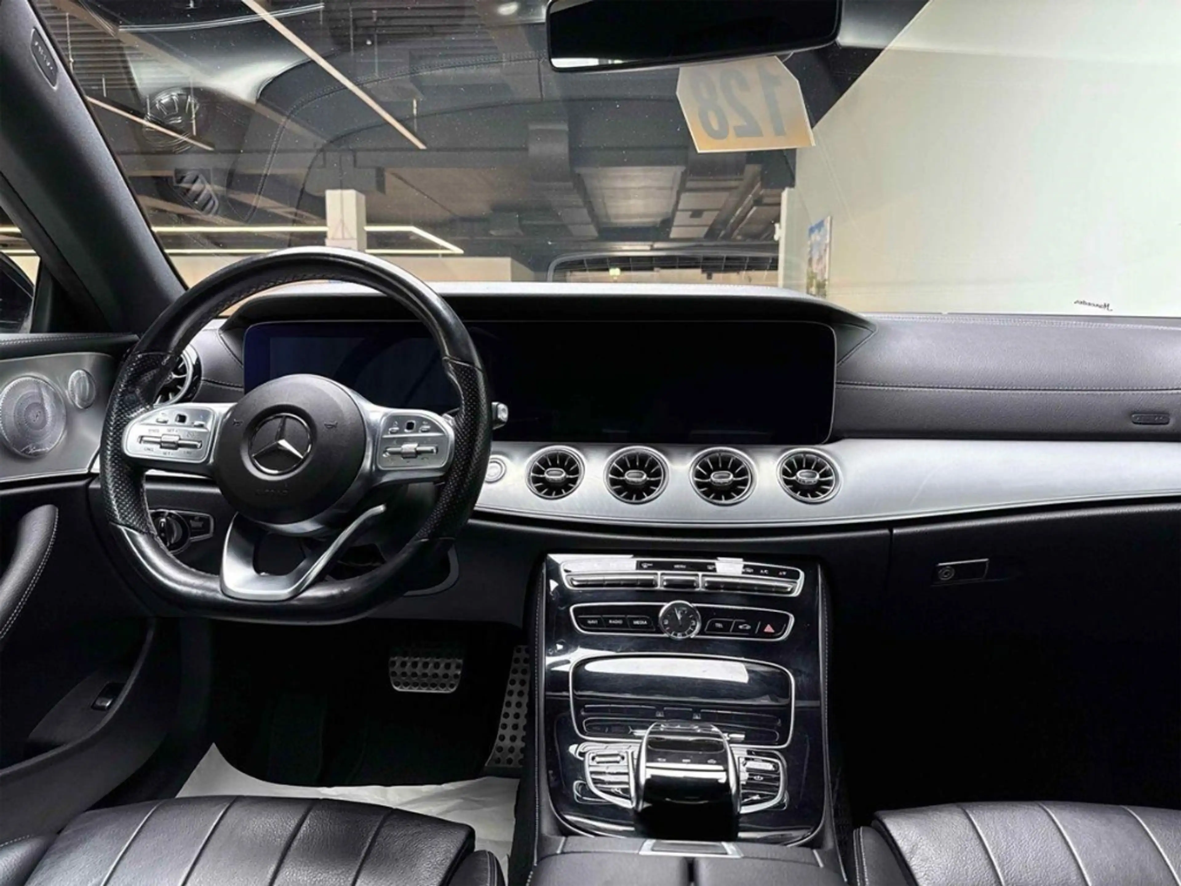 Mercedes-Benz E 450 Coupe AMG Line 360-Kamera Leder — photo 10