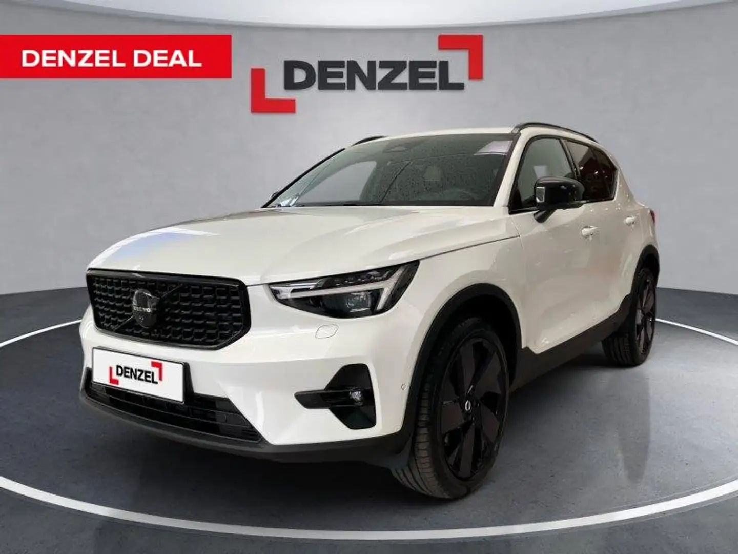 Volvo XC40 B3 Plus Black Edition Mild Hybrid Weiß - 1