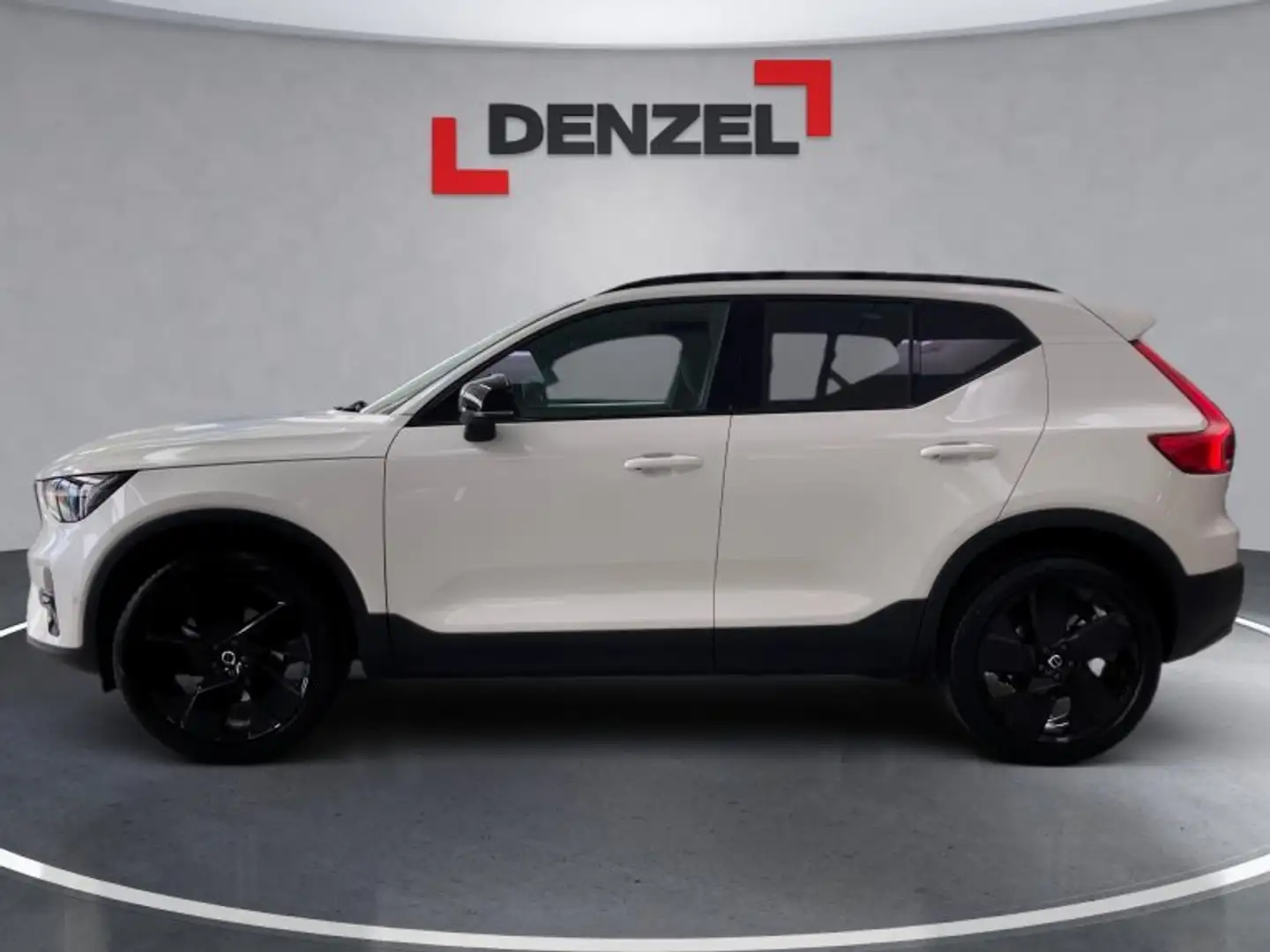 Volvo XC40 B3 Plus Black Edition Mild Hybrid Weiß - 2