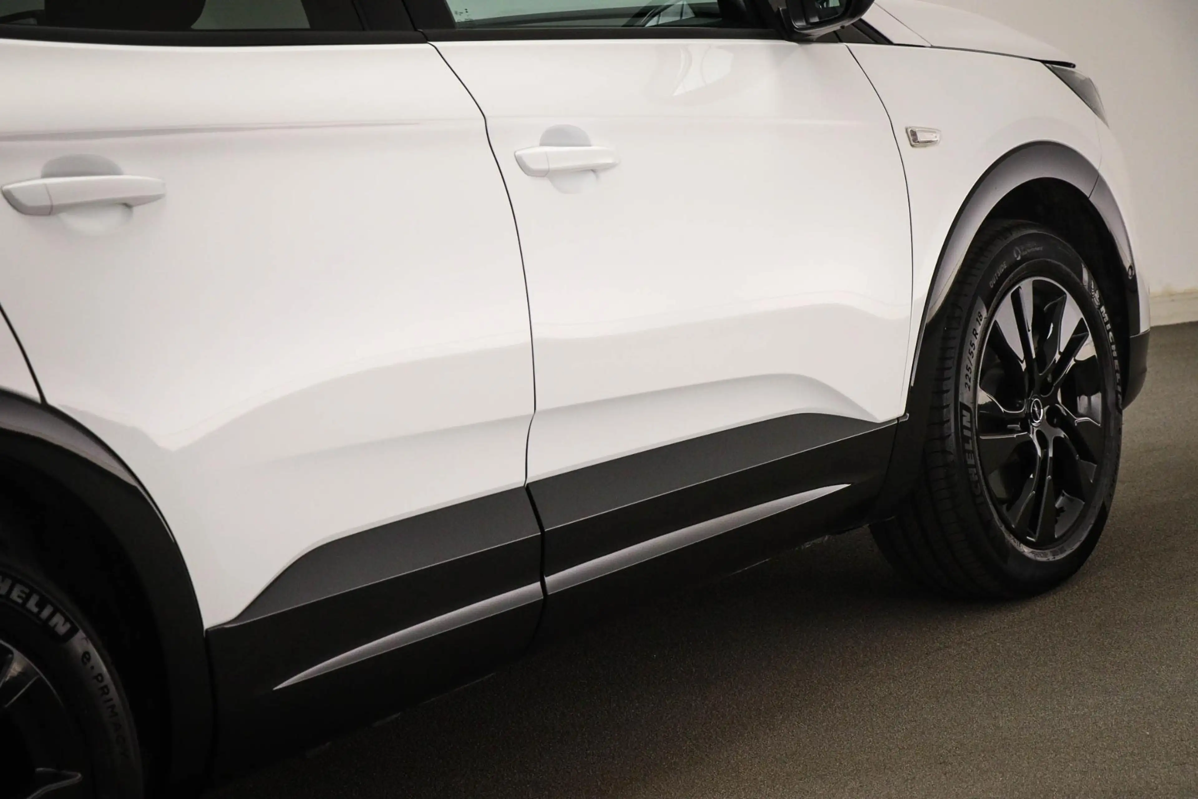 Opel Grandland 1.6 Turbo Plug-In Hybrid Business Elegance | CLIMA — photo 24