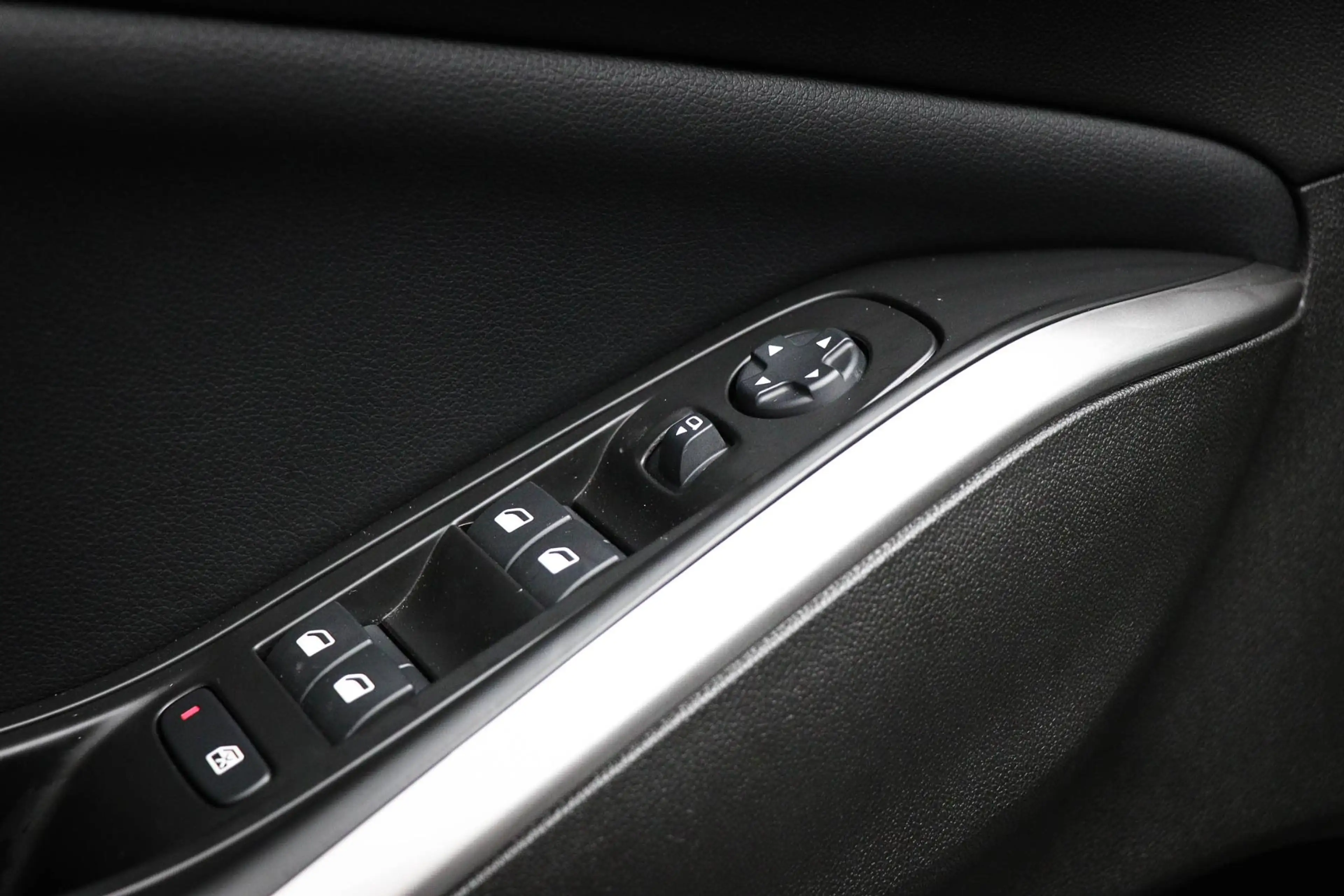 Opel Grandland 1.6 Turbo Plug-In Hybrid Business Elegance | CLIMA — photo 26