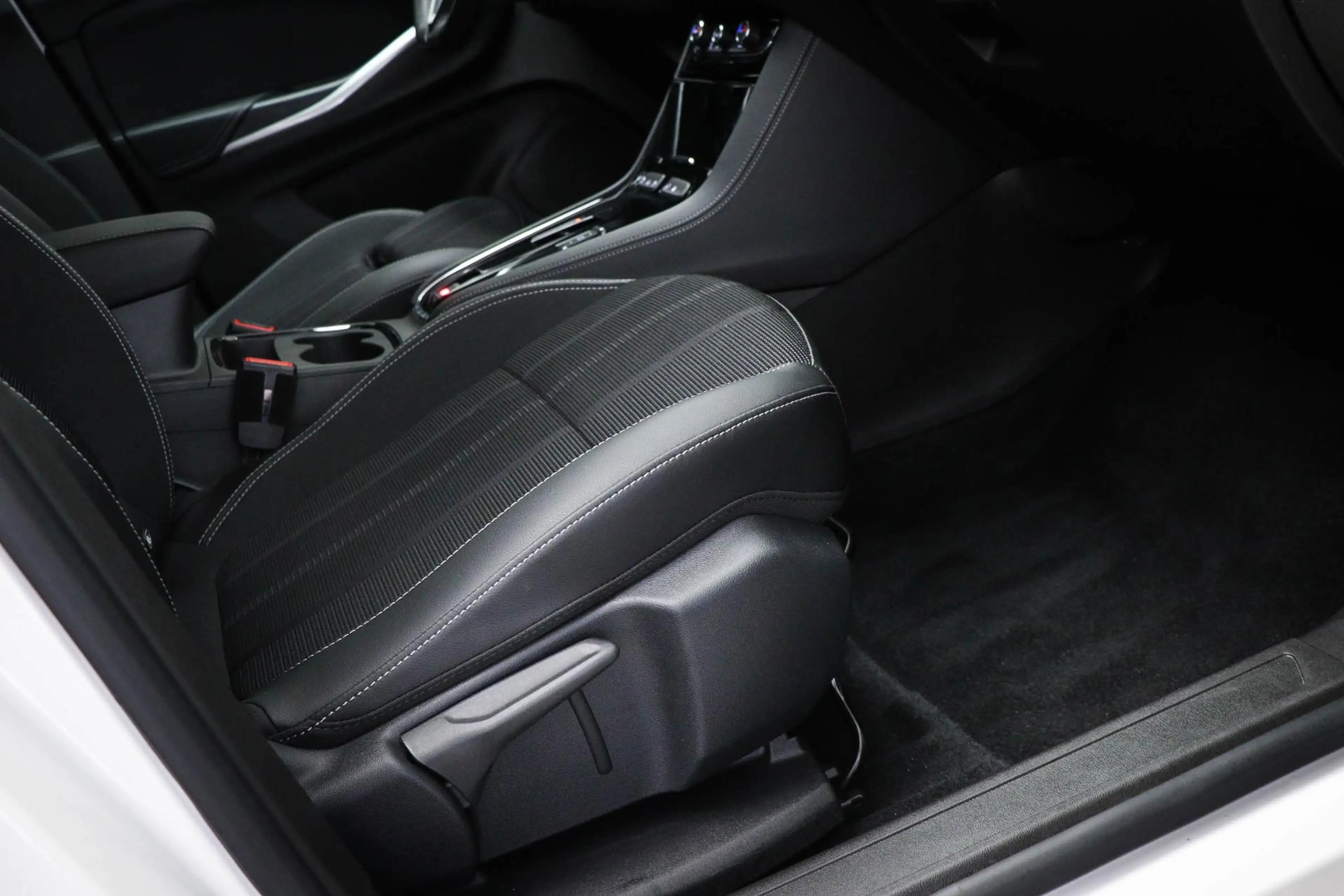 Opel Grandland 1.6 Turbo Plug-In Hybrid Business Elegance | CLIMA — photo 12