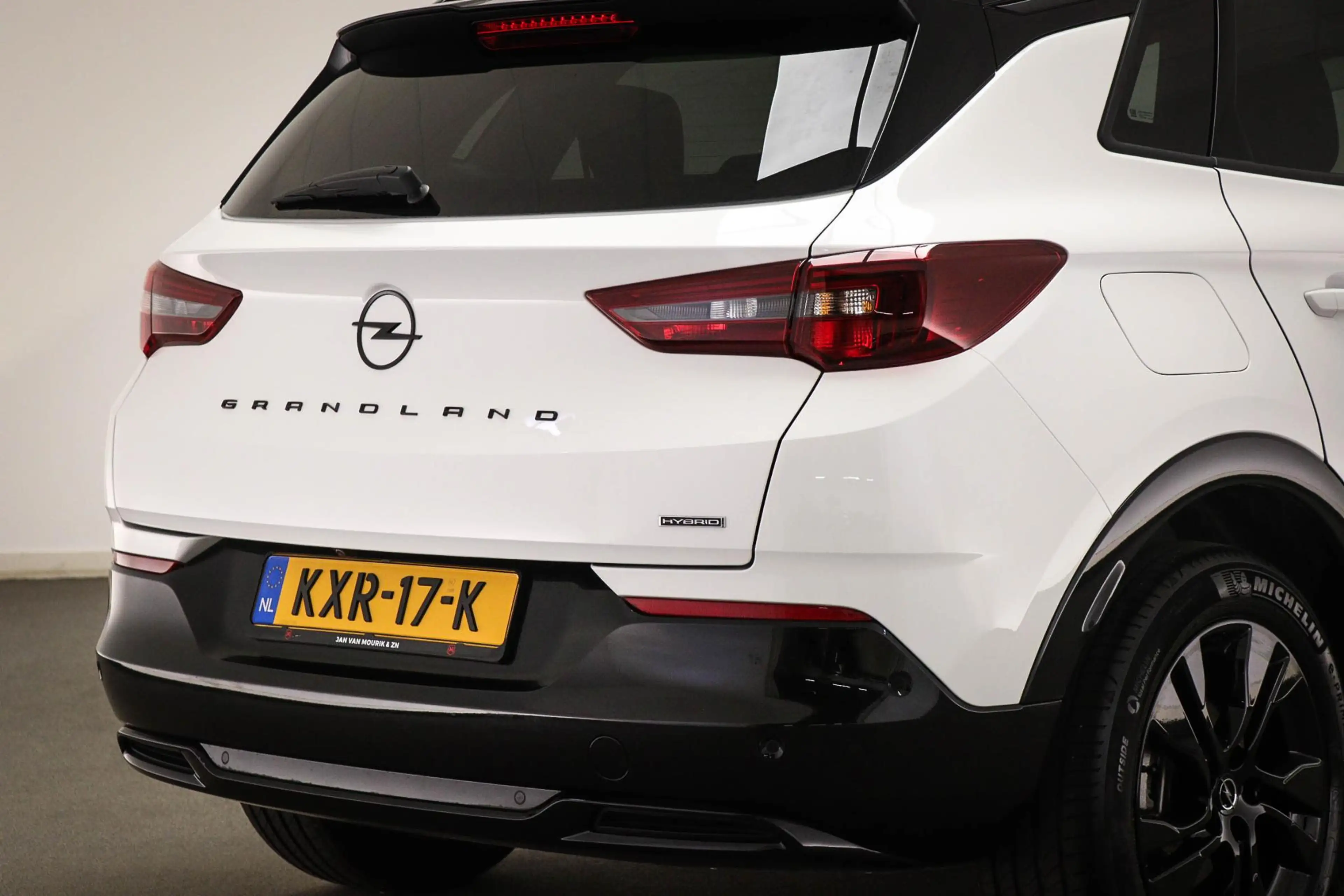 Opel Grandland 1.6 Turbo Plug-In Hybrid Business Elegance | CLIMA — photo 21