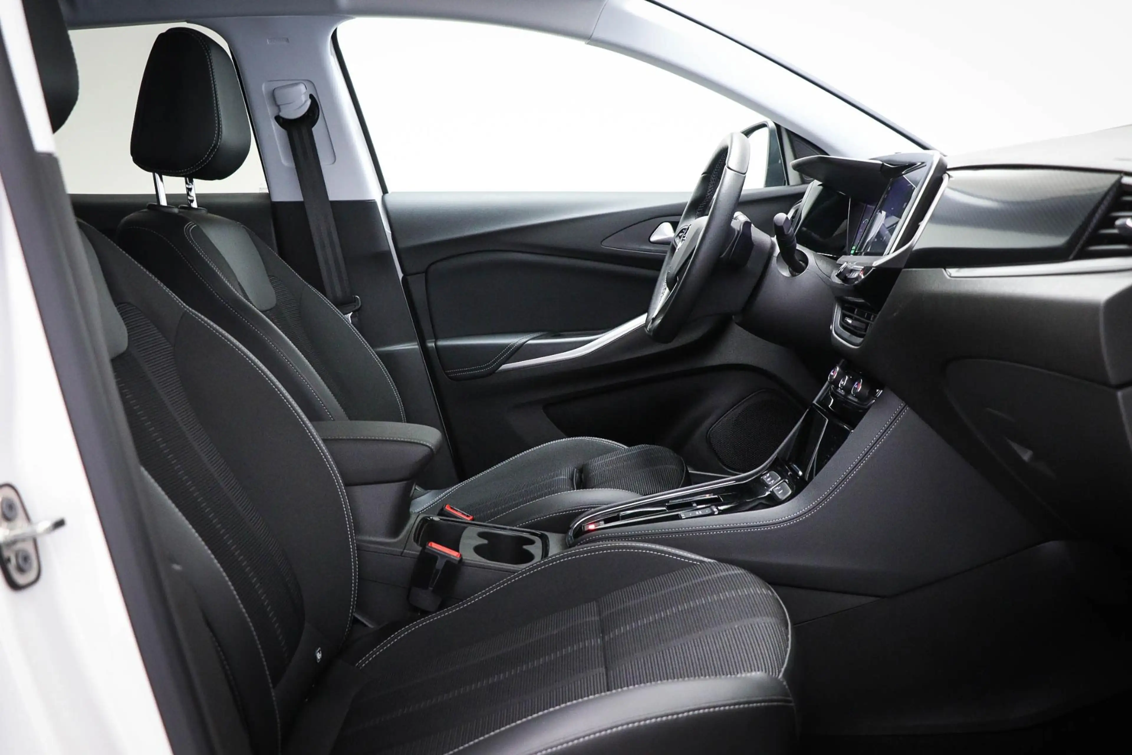 Opel Grandland 1.6 Turbo Plug-In Hybrid Business Elegance | CLIMA — photo 4
