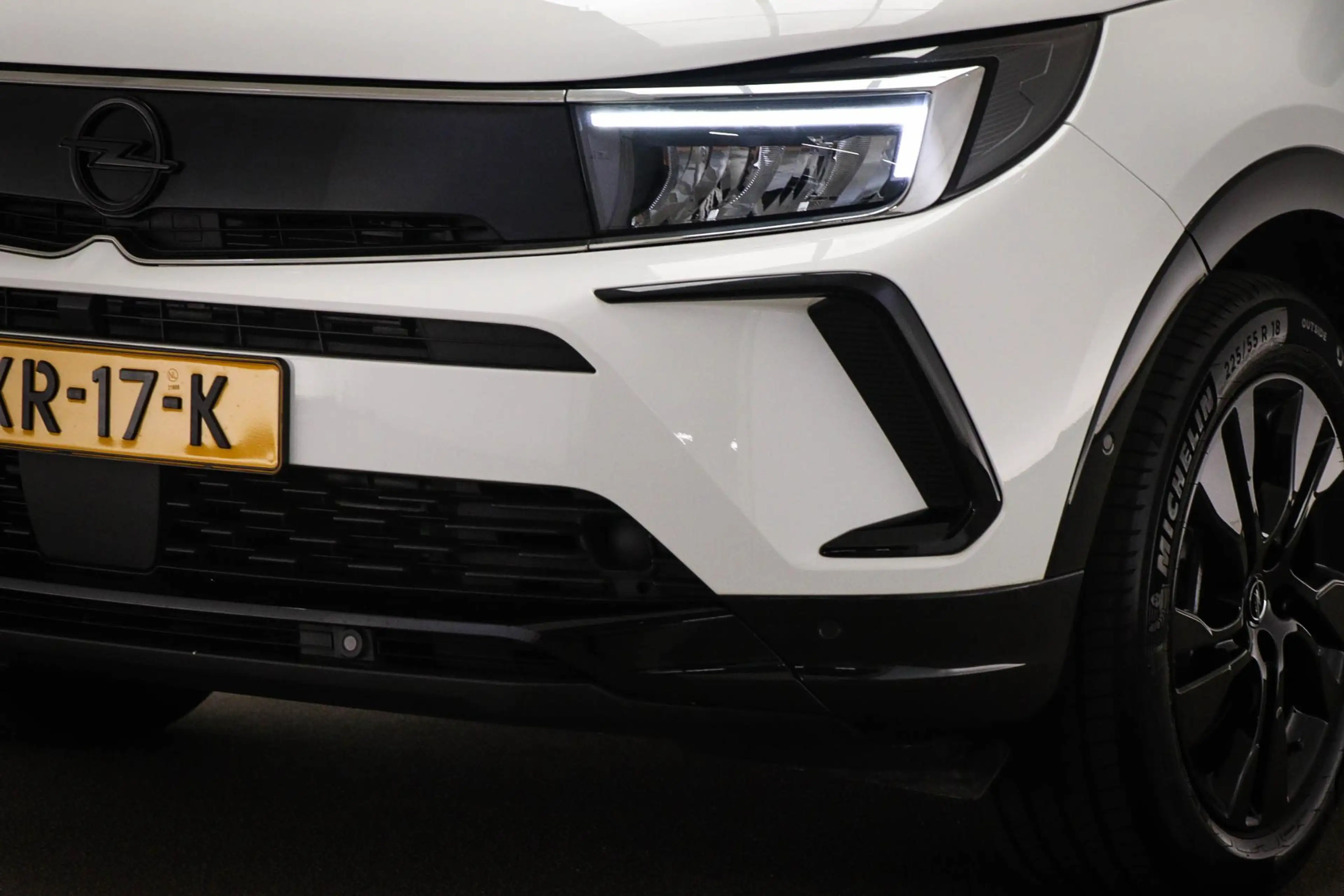 Opel Grandland 1.6 Turbo Plug-In Hybrid Business Elegance | CLIMA — photo 17