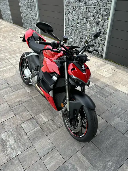 Ducati Streetfighter - foto 4