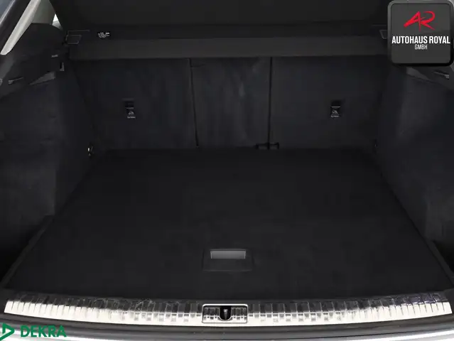 Audi Q3 view 14