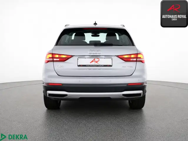 Audi Q3 view 4