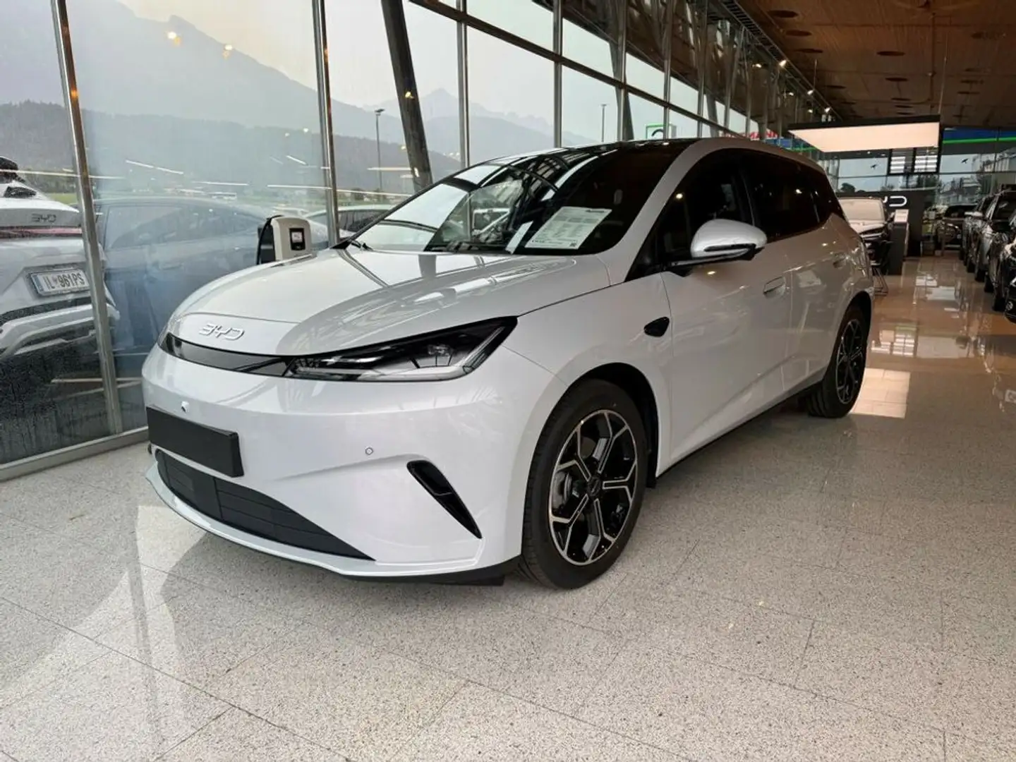 BYD Dolphin G DM-i Comfort PHEV *1.040km Reichweite* Weiß - 2