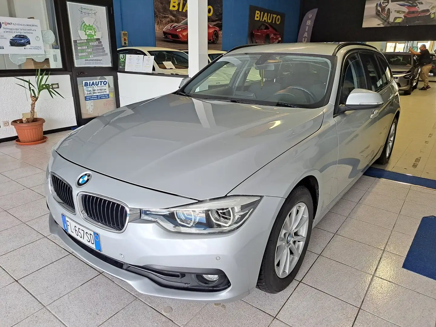 BMW 318 d Touring Business Advantage auto *FULL LED*NAVI Plateado - 1
