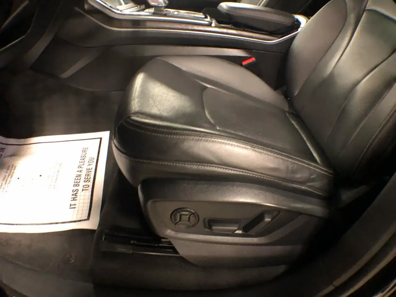 Audi Q8 снимка Audi Q8