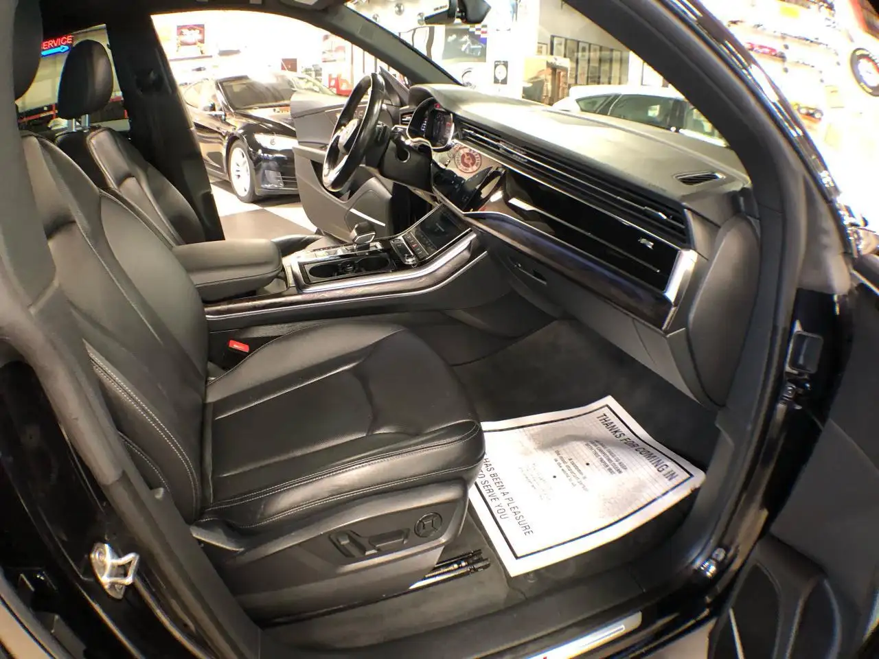 Audi Q8 снимка Audi Q8