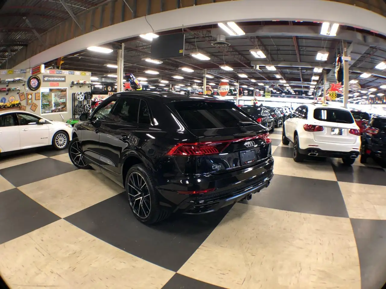 Audi Q8 снимка Audi Q8