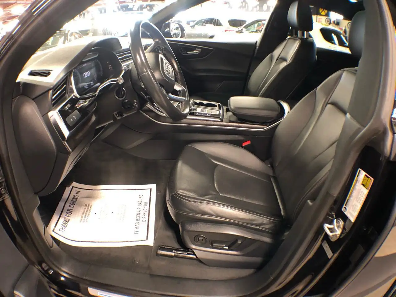 Audi Q8 снимка Audi Q8