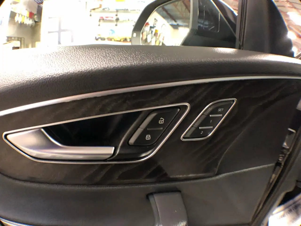 Audi Q8 снимка Audi Q8