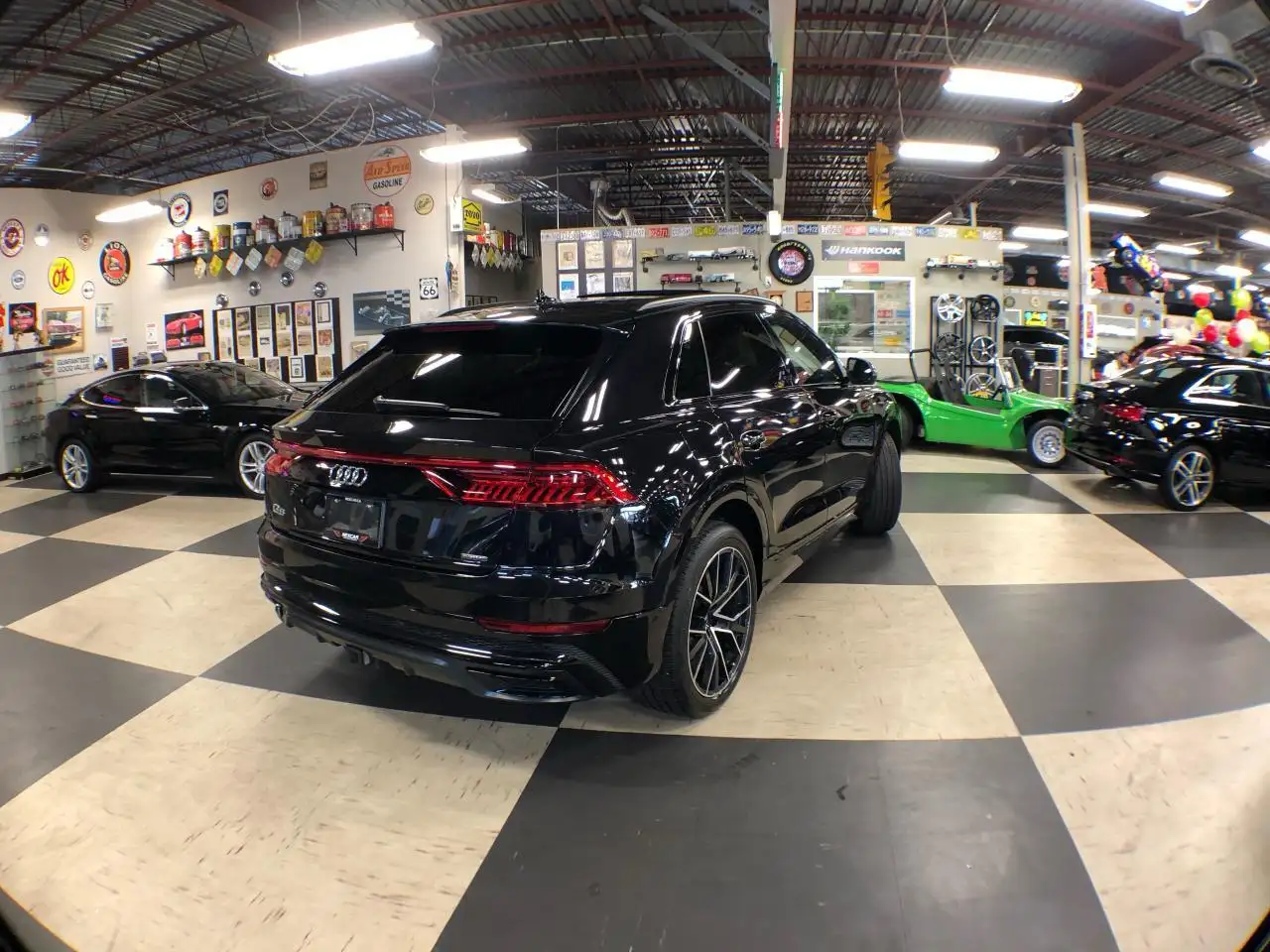 Audi Q8 снимка Audi Q8