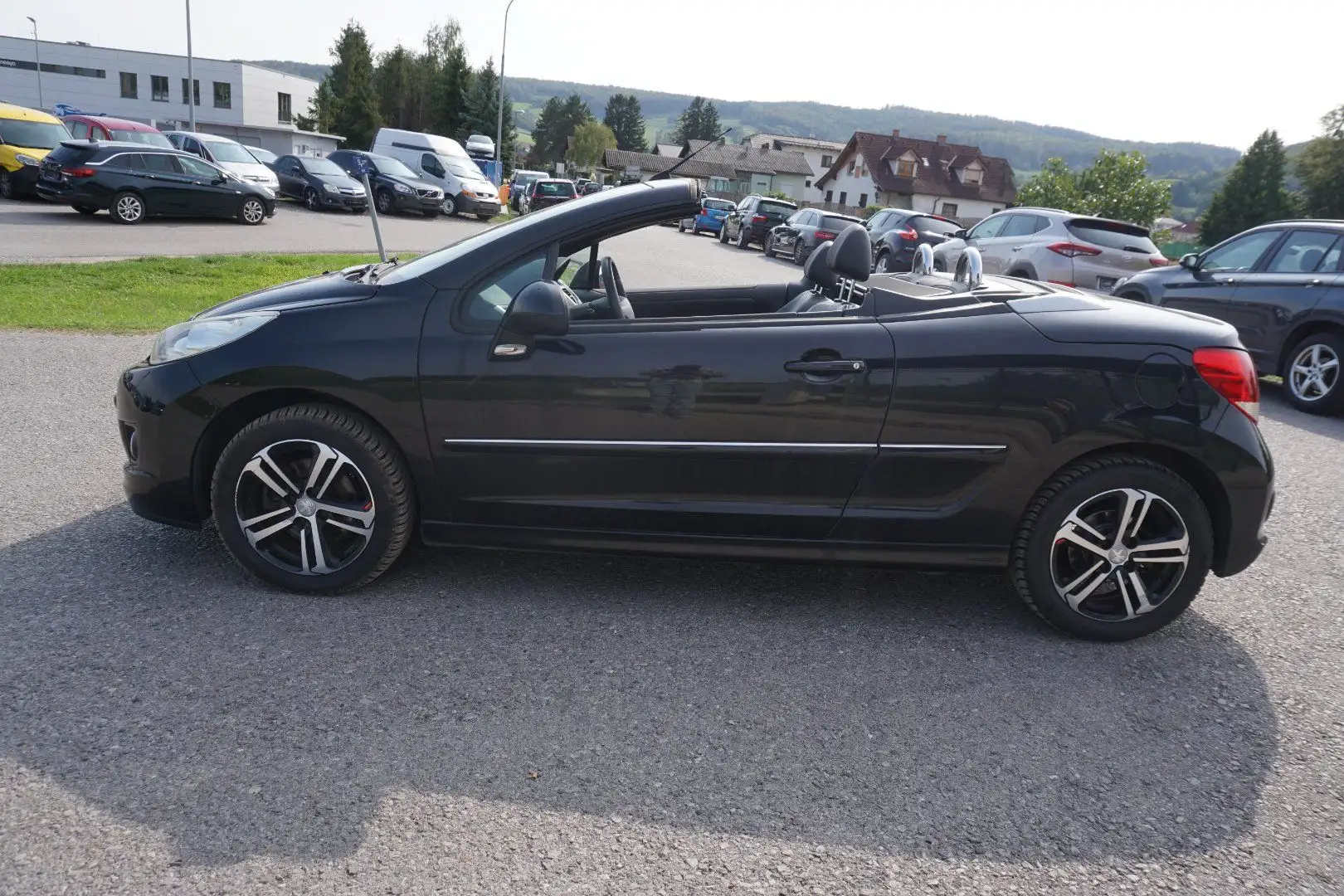 Peugeot 207 CC 1.6 16V Active Schwarz - 2