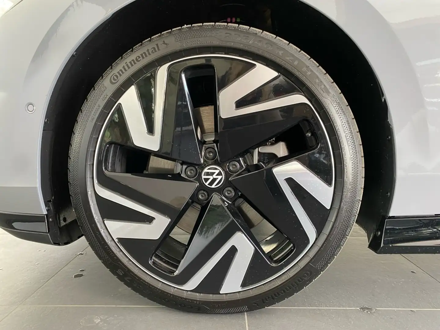 Volkswagen ID.7 Tourer GTX 4Motion Grau - 2
