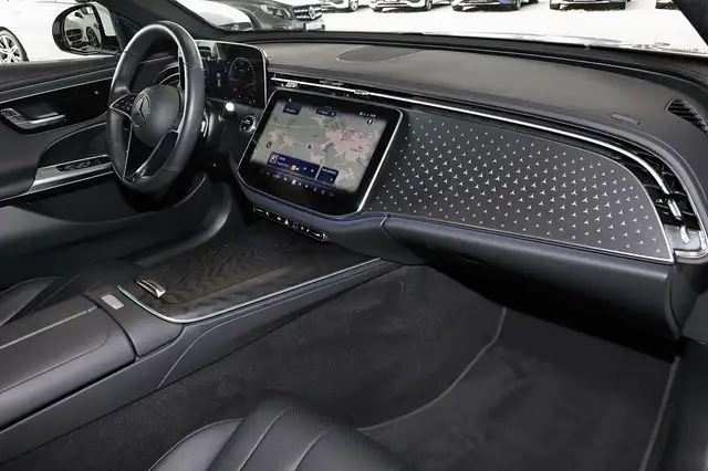 Mercedes-Benz E-Class view 8