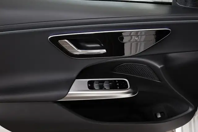 Mercedes-Benz E-Class view 12