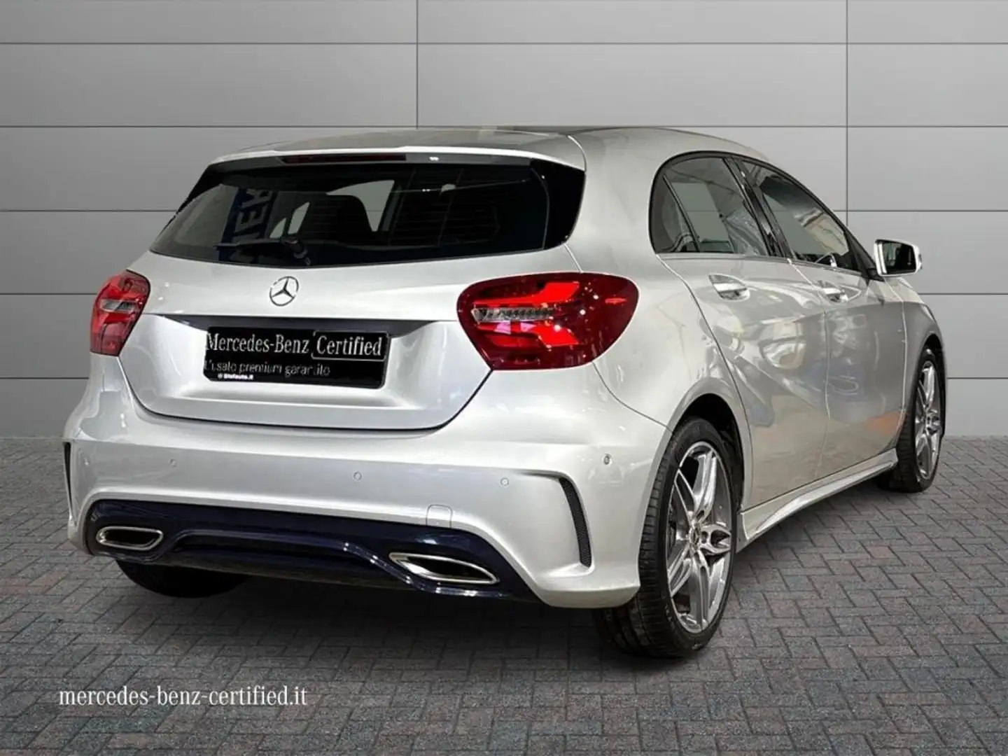 Mercedes-Benz A 200 d Automatic 4Matic Premium Silber - 2