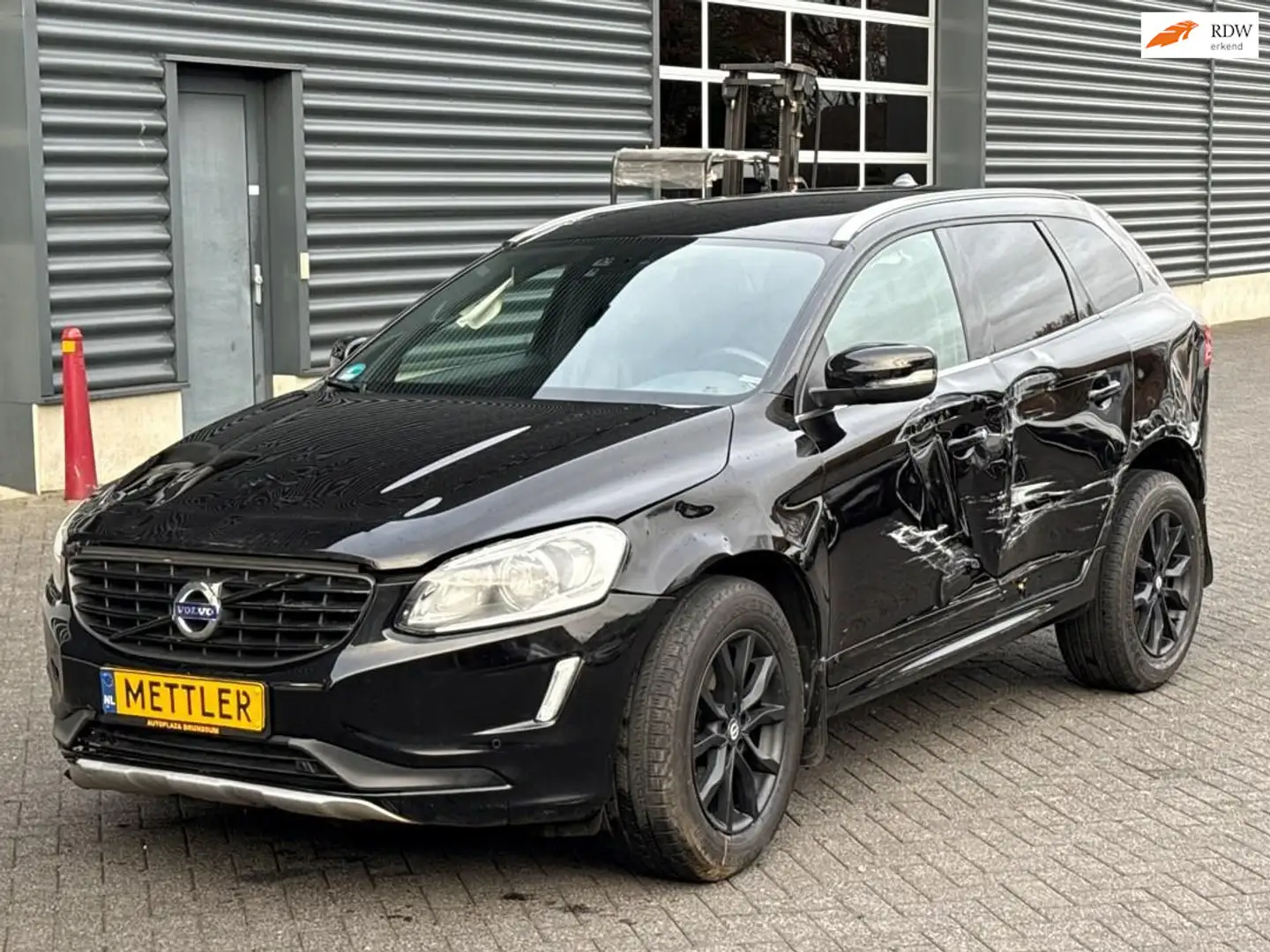 Volvo XC60 2.0 T5 FWD Polar+ navigatie, trekhaak, cruise cont Schwarz - 1