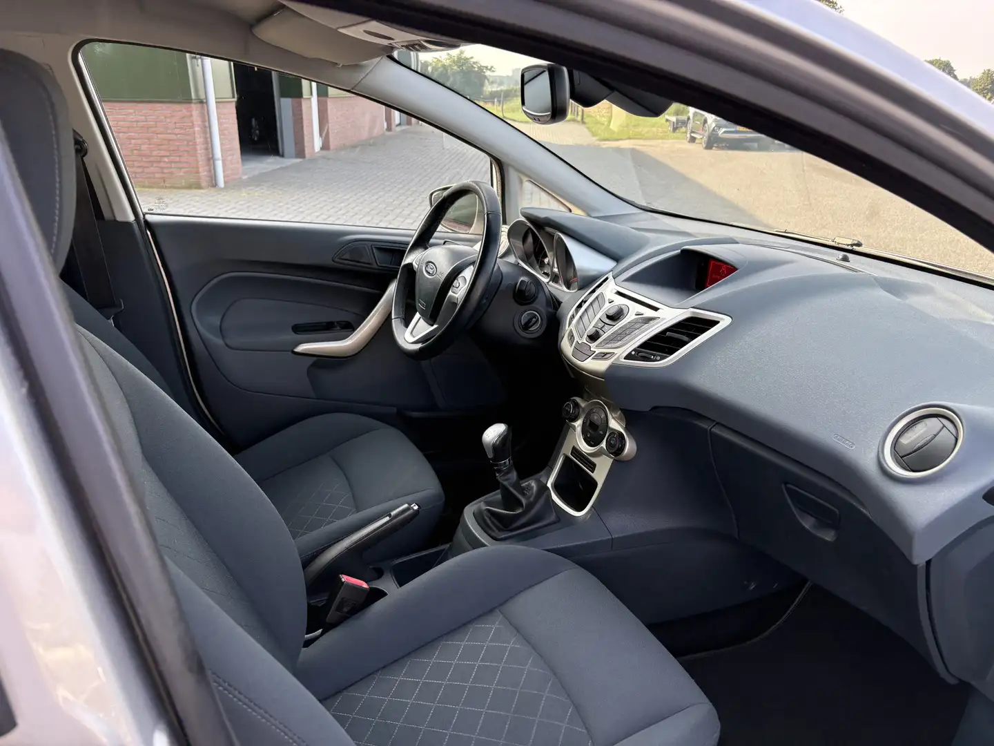 Ford Fiesta 1.25 Ghia, 2e eigenaar, Climate control, Cruise co Grau - 2