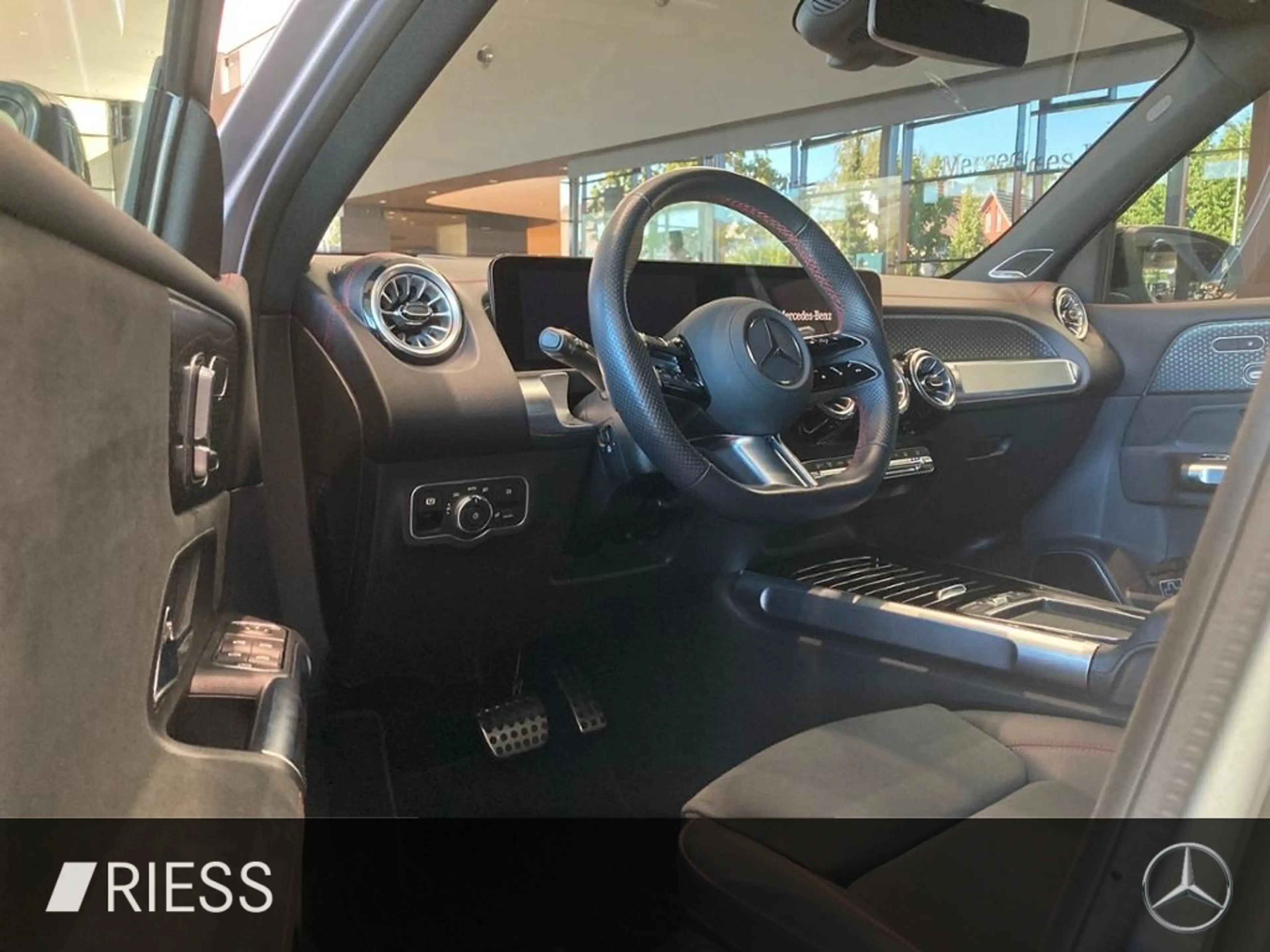 Mercedes-Benz EQB 350 4MATIC 360 AUT HUD Kam. KeyLess KlimaA — photo 8